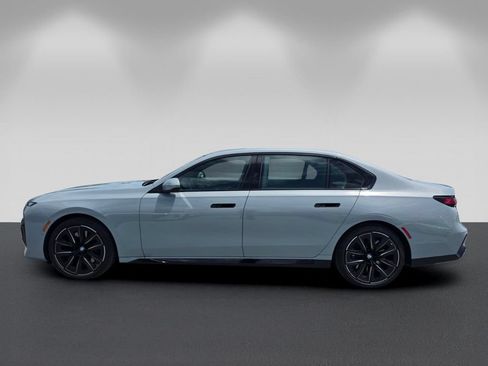 Used 2024 BMW 760i xDrive w/ Executive Package AWD/4WD image 7