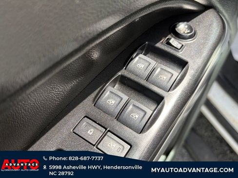 Used 2022 Chevrolet Colorado LT w/ Luxury Package AWD/4WD image 21