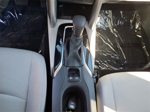 Used 2024 Toyota Corolla Cross LE image 17