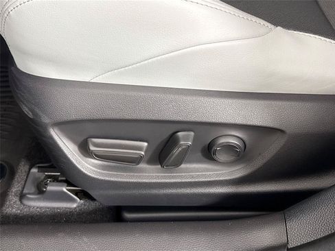 Used 2025 Toyota Corolla XSE FWD image 29