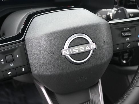 New 2026 Nissan Pathfinder Platinum image 13