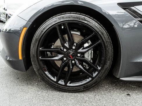 Used 2019 Chevrolet Corvette Stingray Coupe w/ Carbon Flash Badge Package RWD image 28
