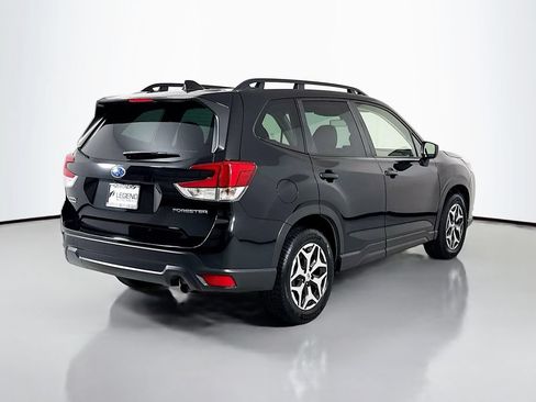 Used 2022 Subaru Forester Premium AWD/4WD image 5