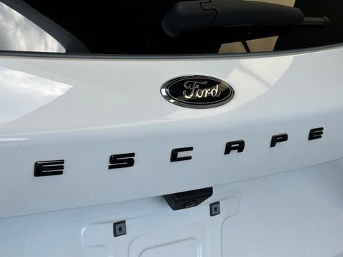 Used 2022 Ford Escape SEL w/ SEL Stealth AWD Package image 29