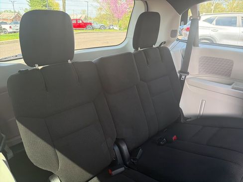 Used 2014 Dodge Grand Caravan SE FWD image 10