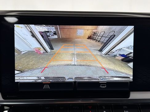 Used 2025 GMC Sierra 1500 Elevation image 28