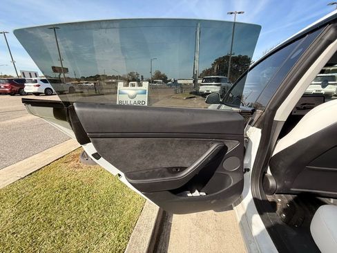 Used 2023 Tesla Model 3 Performance image 8