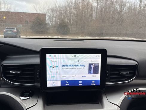 Used 2022 Ford Explorer XLT w/ Equipment Group 202A image 19