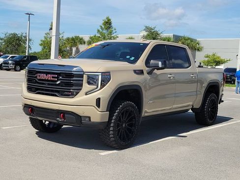 Used 2023 GMC Sierra 1500 AT4 w/ AT4 Premium Package AWD/4WD image 3