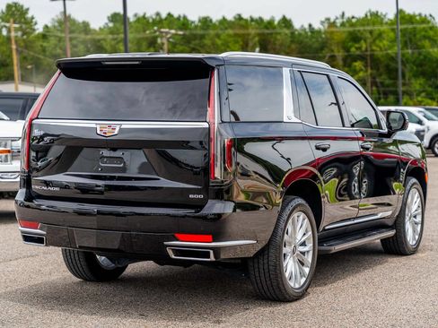 Used 2024 Cadillac Escalade Luxury w/ LPO, Floor Liner Package AWD/4WD image 7