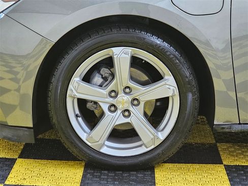 Used 2016 Chevrolet Volt LT image 9