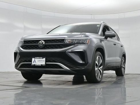 Used 2023 Volkswagen Taos SE w/ Panoramic Sunroof Package AWD/4WD image 49