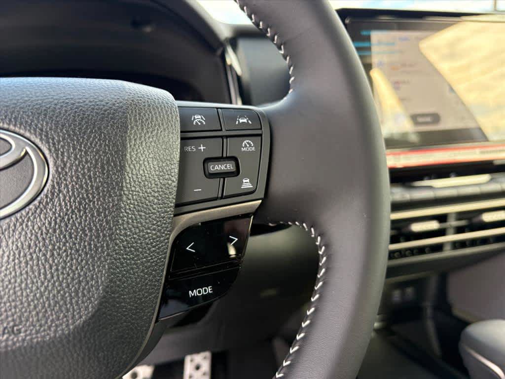 Used 2026 Toyota Camry SE FWD image 25