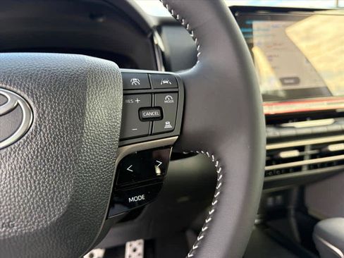 Used 2026 Toyota Camry SE FWD image 25