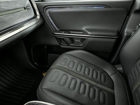 Used 2022 Rivian R1T Launch Edition image 35