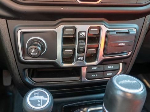 Used 2023 Jeep Gladiator Overland w/ Popular Equipment Package AWD/4WD image 27