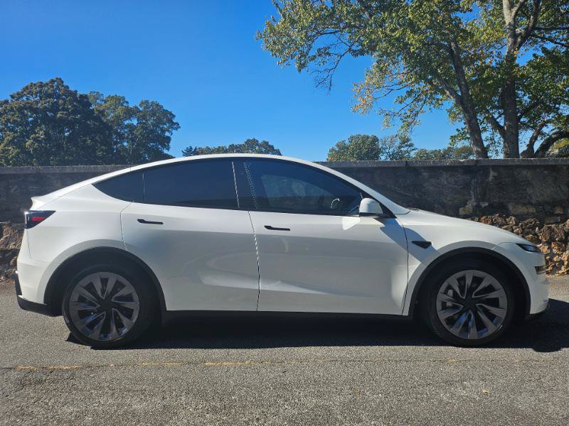 Used 2026 Tesla Model Y AWD image 10