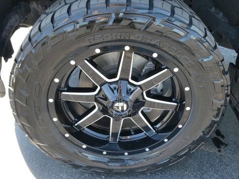 Used 2023 Ford F150 Lariat AWD/4WD image 10