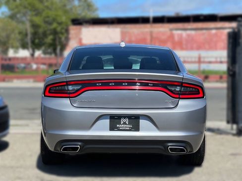 Used 2015 Dodge Charger SXT RWD image 5