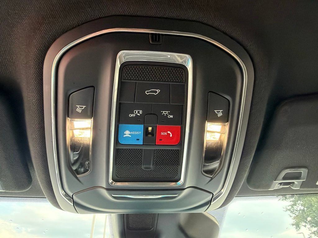Used 2025 Jeep Grand Cherokee L Laredo AWD/4WD image 32