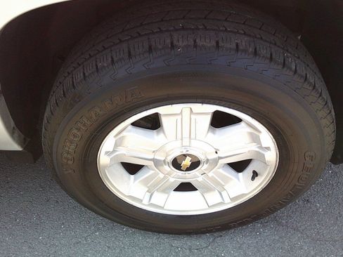 Used 2013 Chevrolet Suburban LT w/ Suspension Package, Off-Road AWD/4WD image 12