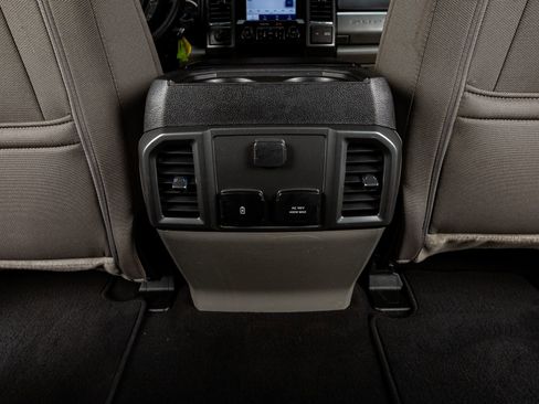 Used 2021 Ford F250 XLT w/ XLT Premium Package image 32