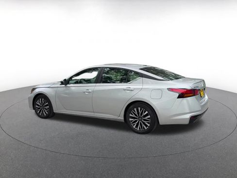 Used 2026 Nissan Altima 2.5 SV FWD image 11