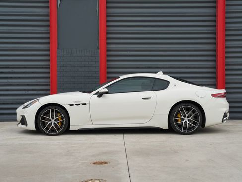 Used 2024 Maserati GranTurismo Trofeo AWD/4WD image 13