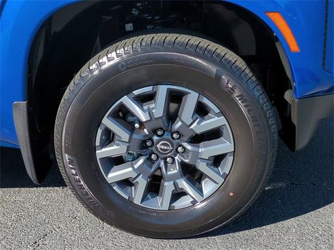 Used 2024 Nissan Frontier SL w/ Technology Package image 10