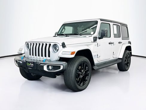 Used 2023 Jeep Wrangler Unlimited Sahara w/ Cold Weather Group AWD/4WD image 3