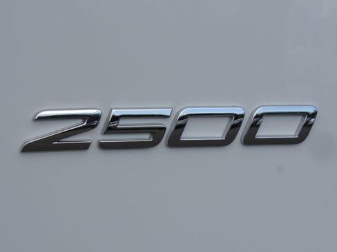Used 2025 Mercedes-Benz Sprinter 2500 image 8