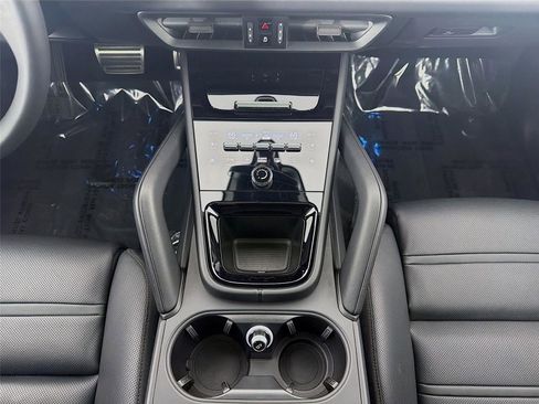 Certified 2025 Porsche Cayenne Coupe AWD/4WD image 20