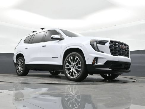 Used 2026 GMC Acadia Denali Ultimate w/ LPO, All-Weather Package AWD/4WD image 32