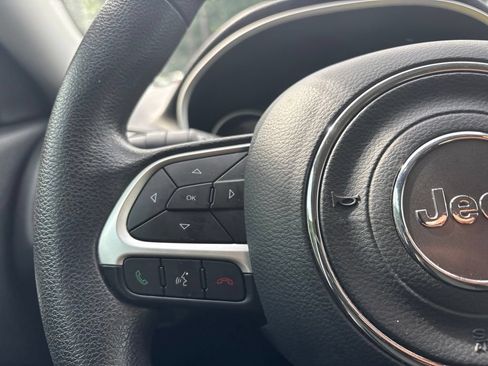 Used 2018 Jeep Compass Sport w/ Tech Group FWD image 12