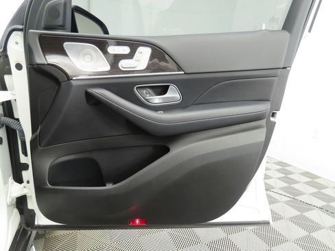 Used 2023 Mercedes-Benz GLE 450 4MATIC image 24