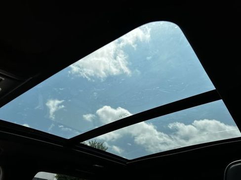 Used 2023 Chevrolet Suburban RST w/ Luxury Package image 27