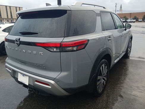 Used 2022 Nissan Pathfinder Platinum w/ Cargo Package image 4