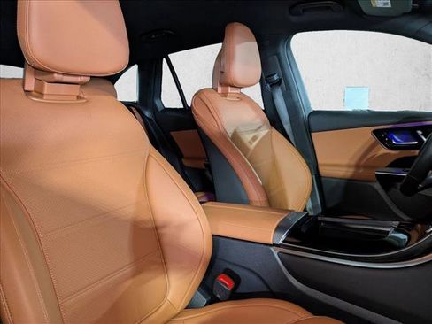 Certified 2025 Mercedes-Benz GLC 300 image 22