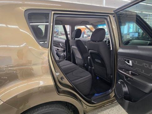 Used 2012 Kia Soul + w/ Audio Pkg FWD image 11
