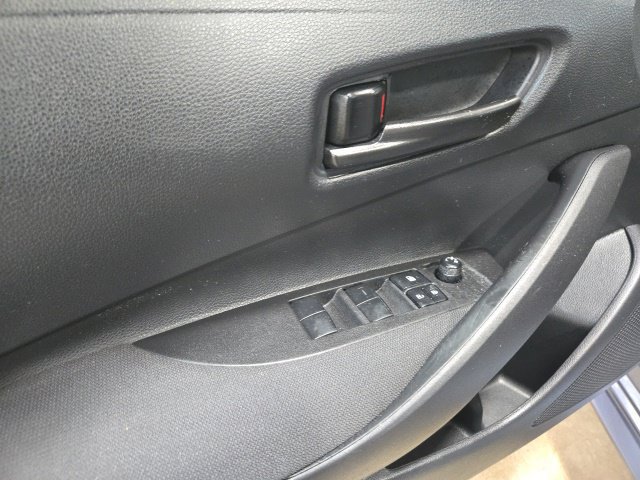 Used 2025 Toyota Corolla LE FWD image 9
