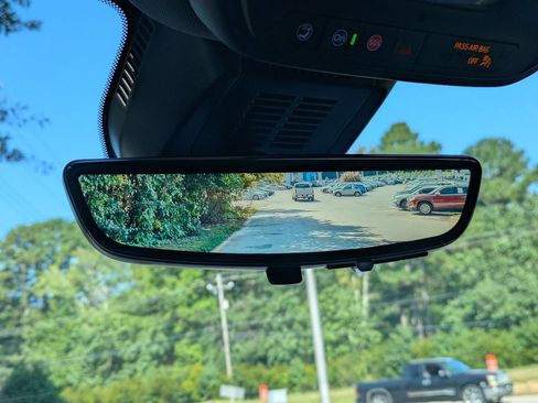 New 2026 Chevrolet Equinox LT w/ Safety and Technology Package FWD image 23