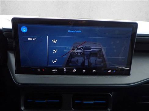 New 2026 Ford Maverick Lobo image 17