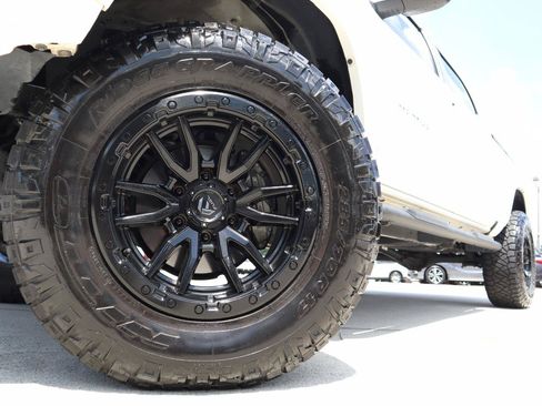 Used 2023 Toyota Tacoma SR5 AWD/4WD image 27