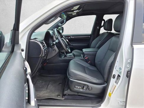Used 2022 Lexus GX 460 w/ Black Line Special Edition AWD/4WD image 17
