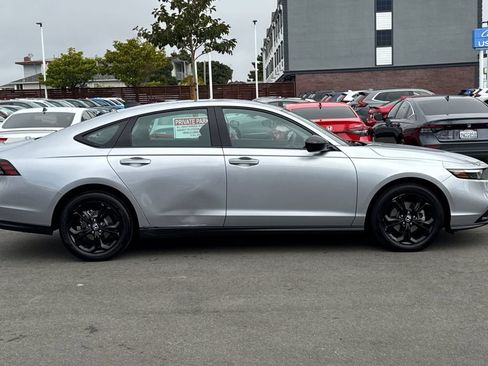 Certified 2025 Honda Accord SE image 3