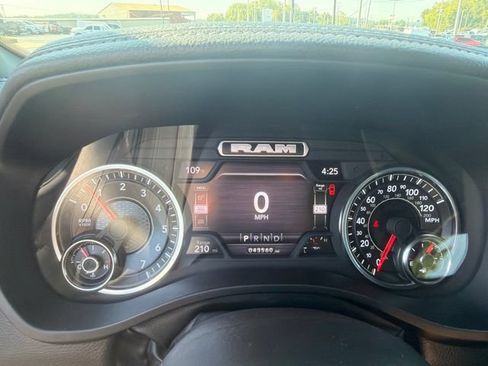Used 2023 RAM 1500 Laramie AWD/4WD image 16