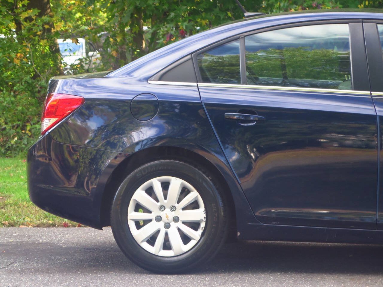 Used 2011 Chevrolet Cruze LS w/ Connectivity Package FWD image 24