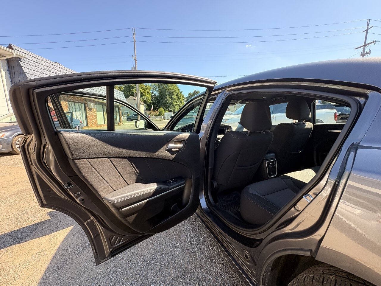 Used 2022 Dodge Charger SXT RWD image 16