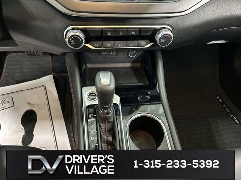 Used 2023 Nissan Altima 2.5 SR AWD/4WD image 17