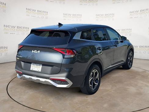Used 2024 Kia Sportage LX image 5